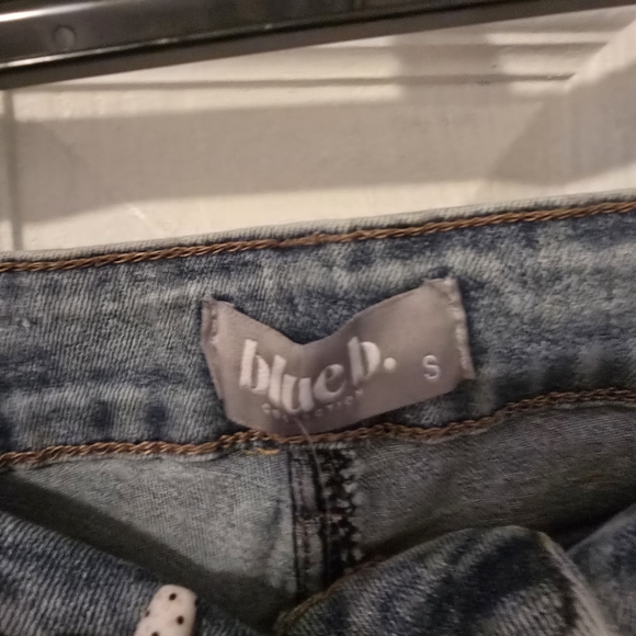 ✨ BlueB Rhinestone Chain Jeans – Size Small ✨ - Picture 6 of 8